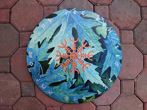 Helm of Awe on leaves1
