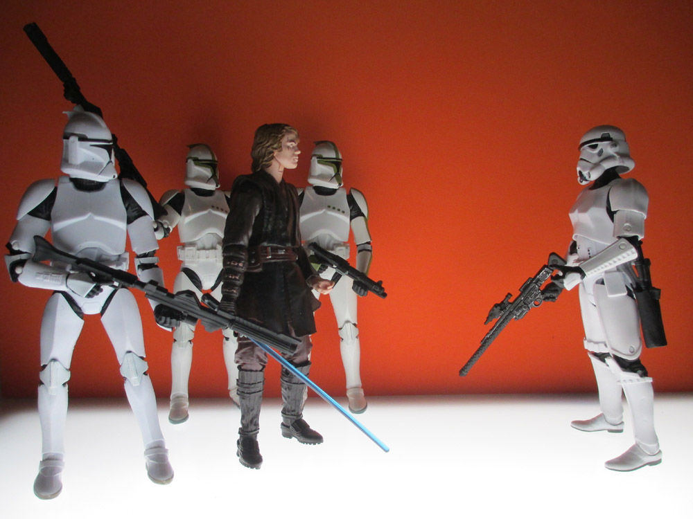 Tipping Storm Trooper's head changes the attitude